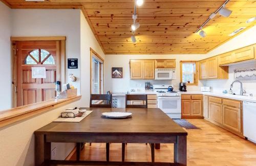 Truckee Apartment | Trout Creek Condo