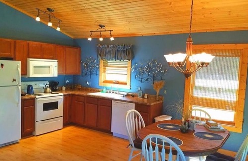 Waterville Cabin | Trout Lodge Log Cabin 3 BR on Trout Stream with Hot Tub Jacuzzi
