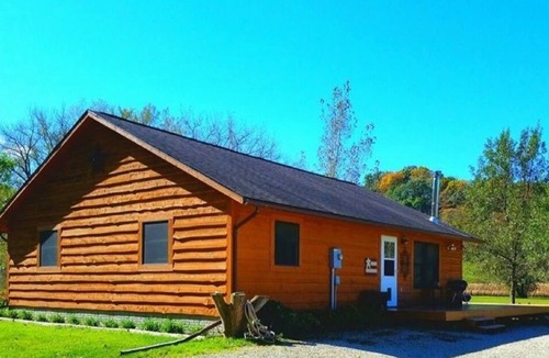 Waterville Cabin | Trout Lodge Log Cabin 3 BR on Trout Stream with Hot Tub Jacuzzi