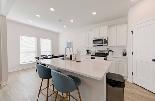 Troy Apartment | Troy Gem: Stylish & Central Stay