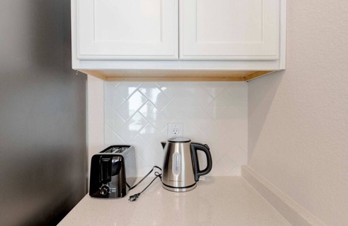 Troy Apartment | Troy Gem: Stylish & Central Stay