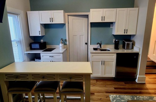 Troy Apartment | TROY, NY Studio near Emma Willard