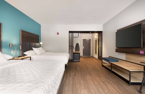 Latham Hotel | Tru By Hilton Albany Airport, NY