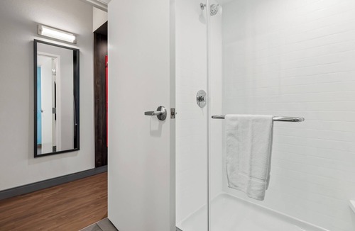 Aloha Hotel | Tru By Hilton Aloha Beaverton