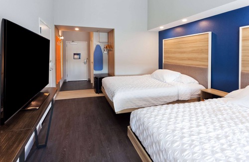 Auburn Hotel | Tru by Hilton Auburn