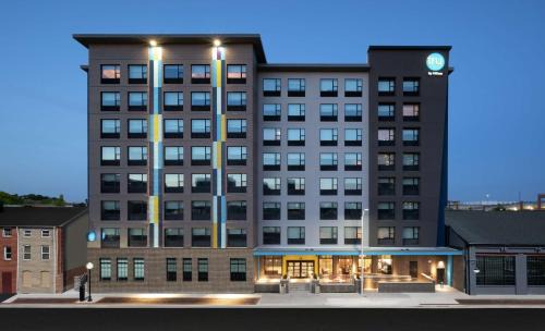 Little Italy Hotel | Tru By Hilton Baltimore Harbor East