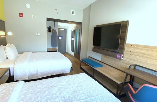 Little Italy Hotel | Tru By Hilton Baltimore Harbor East, MD