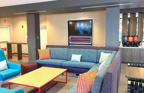 Little Italy Hotel | Tru By Hilton Baltimore Harbor East, MD