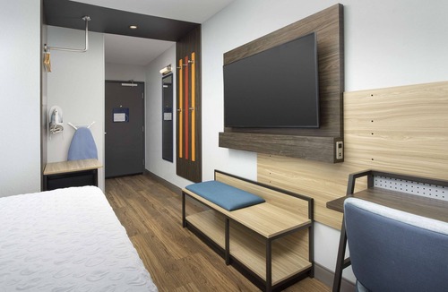 Burton Hotel | Tru by Hilton Beaufort, SC