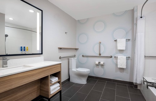 Brunswick Hotel | Tru By Hilton Brunswick