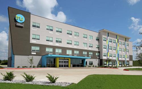 Bryan Hotel | Tru by Hilton Bryan College Station