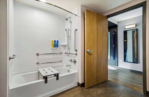 Southeast Colorado Springs Hotel | Tru By Hilton Colorado Springs Airport