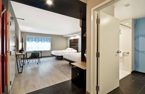 Chicopee Hotel | Tru by Hilton Chicopee Springfield