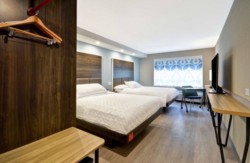 Chicopee Hotel | Tru by Hilton Chicopee Springfield