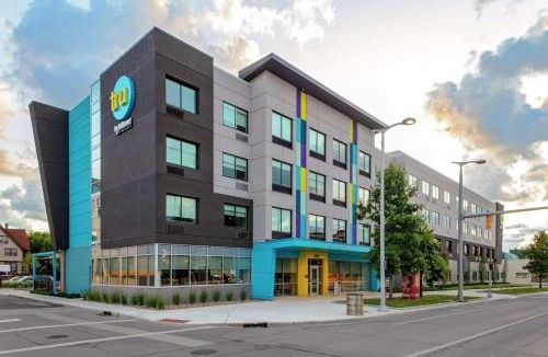 Hough Hotel | Tru By Hilton Cleveland Midtown