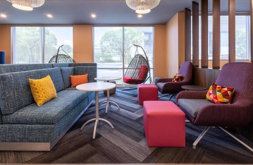 Commerce Hotel | Tru By Hilton Commerce