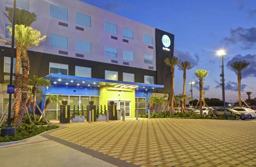 South Side Hotel | Tru By Hilton Corpus Christi South Padre Island Dr