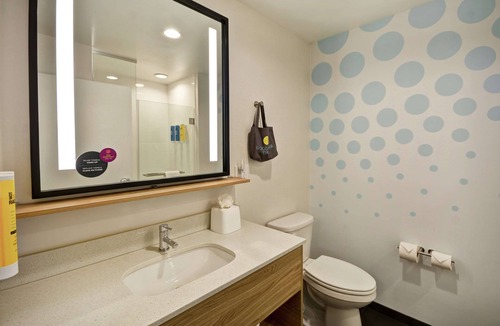 Reamstown Hotel | TRU by Hilton Denver