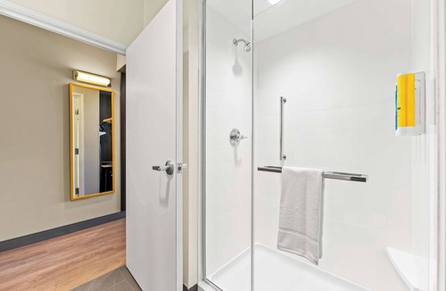 Dixon Hotel | Tru By Hilton Dixon