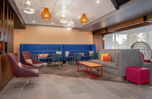 Leeds and the Thousand Islands Hotel | Tru By Hilton Gananoque, On
