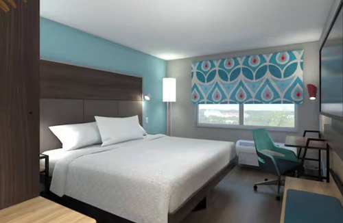 Leeds and the Thousand Islands Hotel | Tru By Hilton Gananoque, On