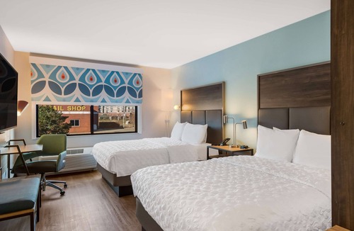 Greensboro Hotel | Tru by Hilton Greensboro, NC
