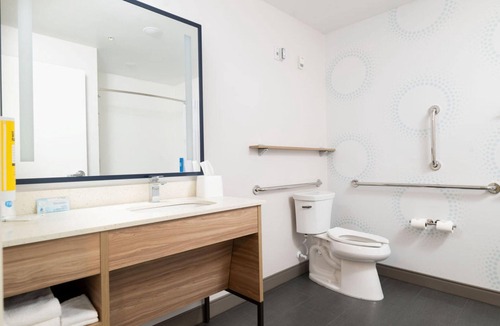 Grimes Hotel | Tru By Hilton Grimes Des Moines