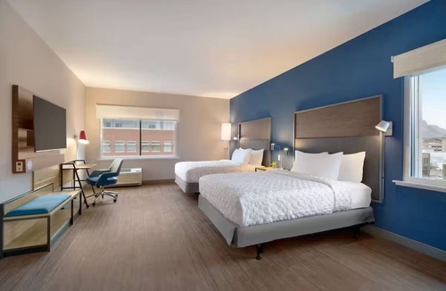 Holland Hotel | Tru By Hilton Holland, Mi