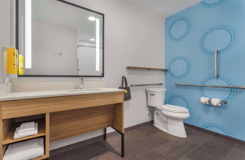 Janesville Hotel | Tru By Hilton Janesville