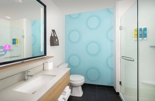 Lake City Hotel | Tru by Hilton Lake City