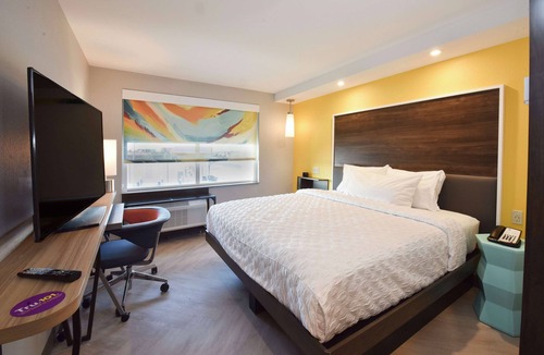 Lawrence Hotel | Tru by Hilton Lawrence