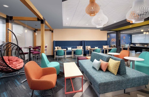 Jeffersontown Hotel | Tru by Hilton Louisville East