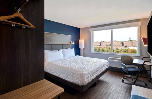 Downtown Hotel | Tru by Hilton Manchester Downtown