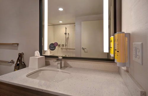 Downtown Hotel | Tru by Hilton Manchester Downtown