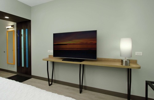 Meridian Hotel | Tru By Hilton Meridian