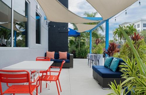Miramar Hotel | Tru By Hilton Miramar