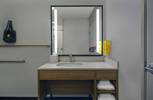 Frenchtown Township Hotel | Tru by Hilton Monroe