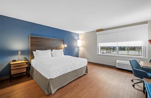 Oshawa Hotel | Tru By Hilton Oshawa