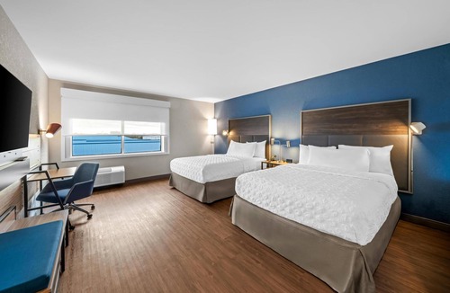 Oshawa Hotel | Tru By Hilton Oshawa
