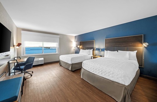 Oshawa Hotel | Tru By Hilton Oshawa