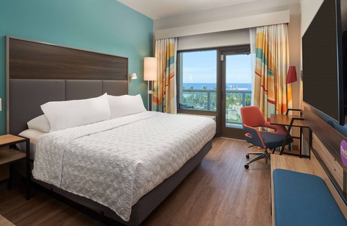 Pompano Beach Hotel | Tru By Hilton Pompano Beach Pier