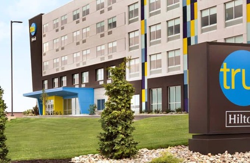 Savannah Hotel | Tru by Hilton Savannah Midtown GA