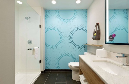St. Charles Hotel | Tru by Hilton St. Charles St. Louis, MO