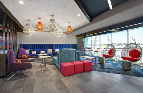 Stoughton Hotel | Tru by Hilton Stoughton