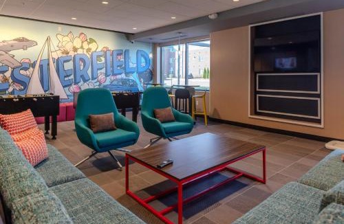 Chesterfield Hotel | Tru by Hilton