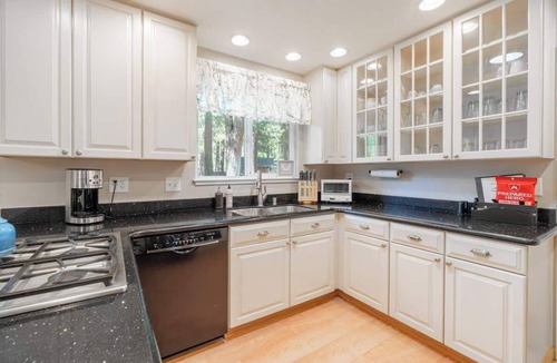 Ponderosa Palisades House | Truckee Mountain Retreat Family Friendly 3BR 2BA