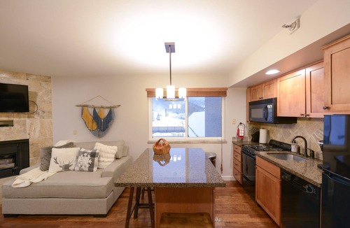 North Park City Condo | TRUE Ski-In/Ski-Out PARK CITY VACATION CONDO with MOUNTAIN VIEW!