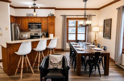 Mont-Tremblant Apartment | TRUE ski inout - large heated pool in summer!