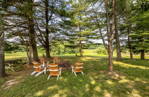 Otwell Cabin | Truelove Chalet- A Relaxed, Rustic, Glam Cabin!