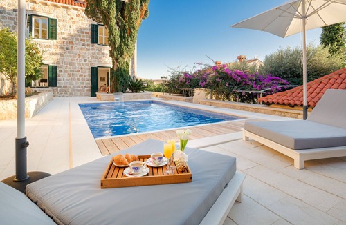 Pile House | Truly Luxurious Villa next to Old Town, Pool, 4 bedrooms in Mediterranean style